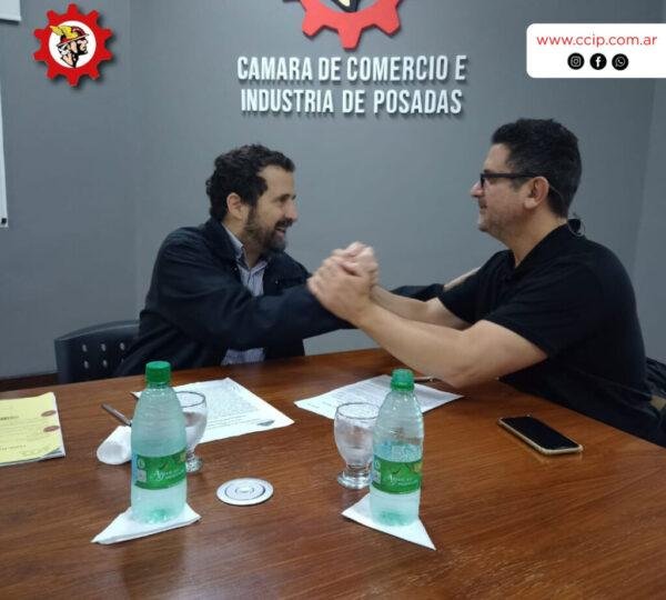 Reunión junto al Decano de la Facultad de  Ciencias Económicas de la UNaM,  Horacio Simes y su equipo de trabajo.