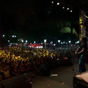 Evento al aire libre con público en Posadas, Misiones