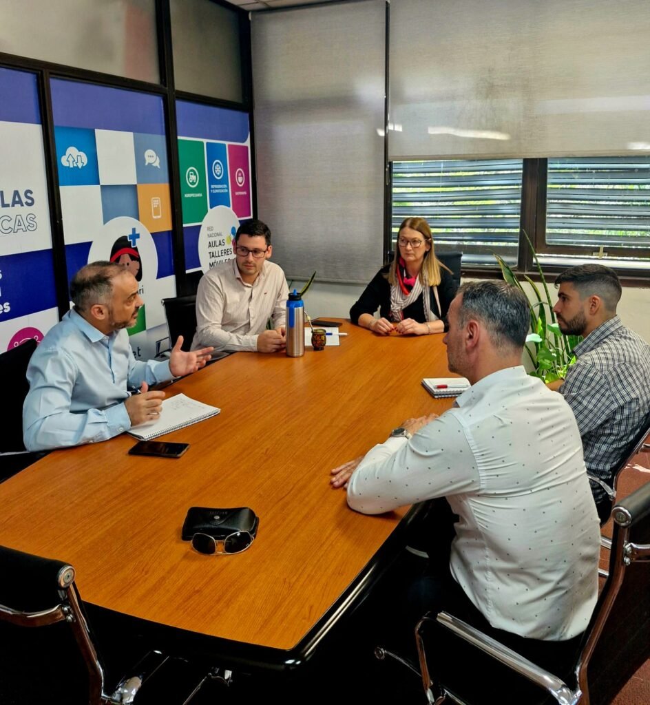 Reunión entre la Subsecretaría de Educación Técnica y la Cámara de Comercio e Industria de Posadas