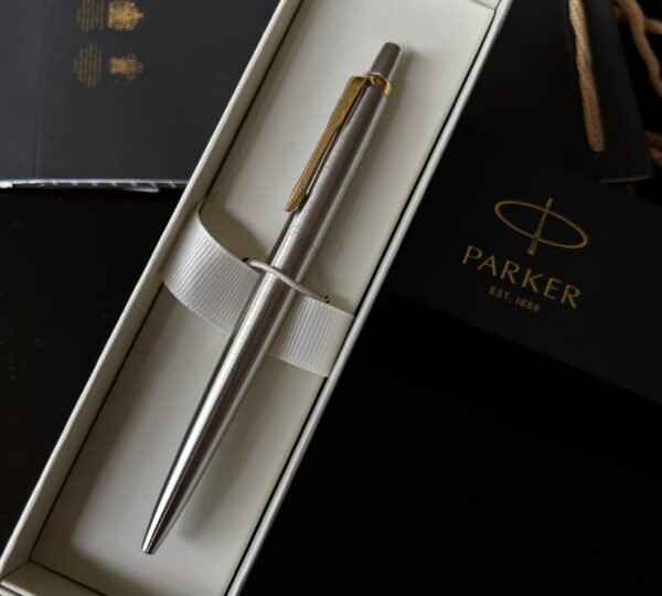 Joyería moderna y relojería con estilo