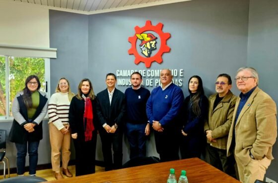 Reunión con la Cámara de Comercio e Industria y Servicios de Encarnación y el ministro de Industria de Misiones